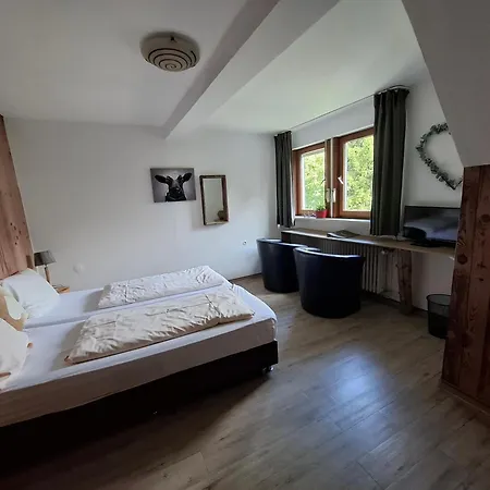 Bed & Breakfast Landgasthof Zur Schmitte 3*